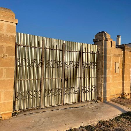Villa Lu Sole, Lu Mare E Lu Ientu à Torre Lapillo Extérieur photo